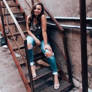 Meet your Posher, Olivia